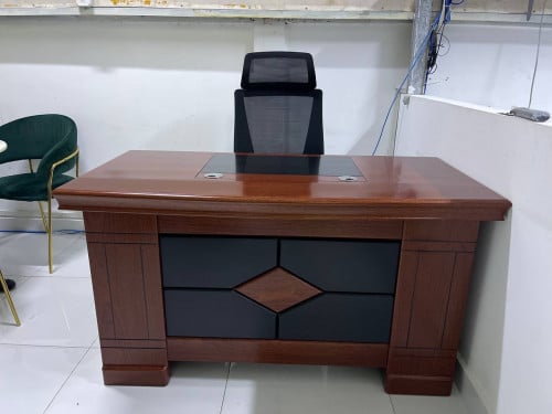 តុប្រធាន