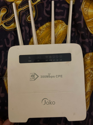 ដុំ WIFI + 4G LTE (JOKO) 300Mbps CPE