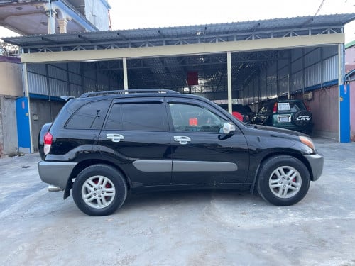 RAV 4 ឆ្នាំ 2002  ឡានស្អាត គ្រឿងក្នុងថ្មី មិនបុកមិនប៉ះ មុខក្រោយស្អាត