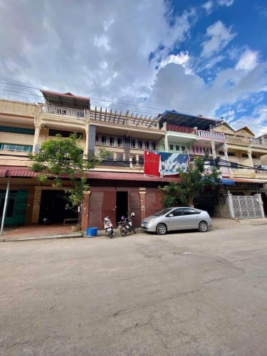 ផ្ទះ2ល្វែង លកៀបន្ទាន់