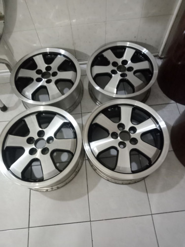 យ៉ាន់+សំបកកង់ Prius 195/65/R15