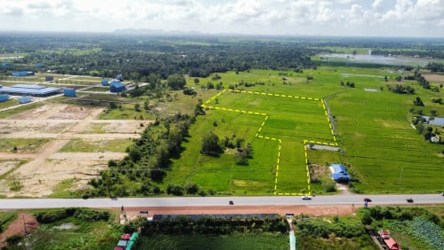 ដីលក់ជាប់ផ្លូវជាតិលេខ 3 ទំហំ 14 ហិកតា ក្បាល 40m ស្តង់ដាររោងចក្រៈ