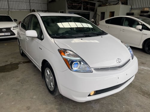 Toyota Prius 2008 full ក្នុងលឿង​ អាគុយតែម3​ អត់បុកអត់ច្រស​ ថ្នាំស៊ីន90%​ 13ម៉ឺនម៉ាយស៊ីន