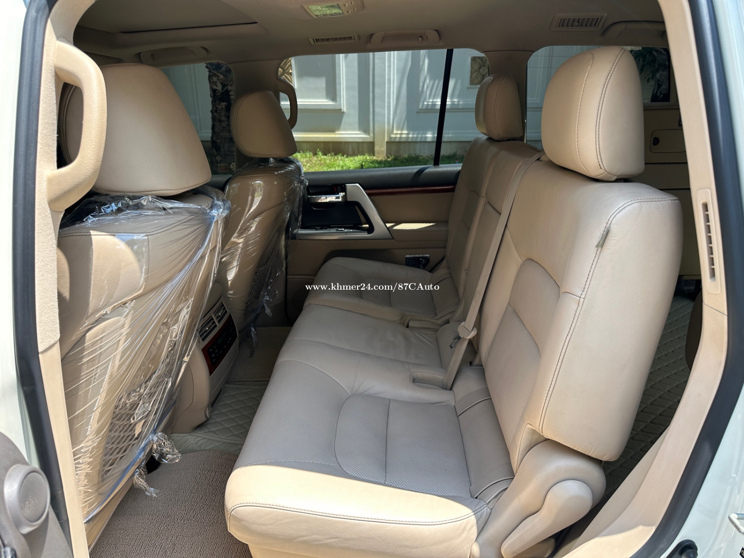 TOYOTA Land Cruiser V8 VIP 2013 Price 63500.00 in Tuol Tumpung Pir