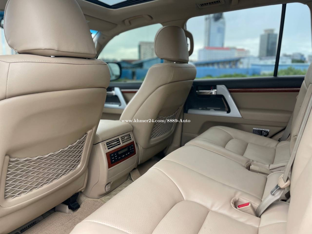 Toyota LandCruiser 2012 V8 ម៉ាស៊ូត VIP Price 51800.00 in Chrouy