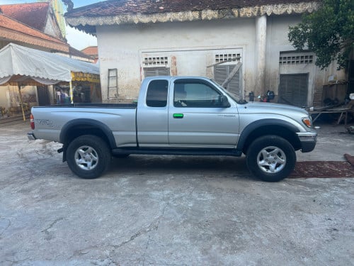 Toyota Tacoma 2002. V6 ប៉ុង1 ប្រាក់ មហាថ្មី