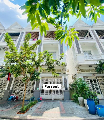 ផ្ទះជួលរកសុីនៅ បុរីវ៉ារីណា ឈូលមាស