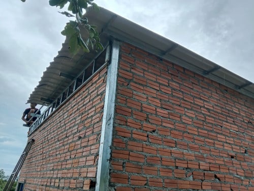 លក់ទាំងដីនិងផ្ទះបន្ទាន់, ទើបតែសាងសង់ហើយ, រួសរាន់ឡើង ទើបតែបាញ់ប្លង់រឹង, ស្រួលកាត់ឈ្មោះ