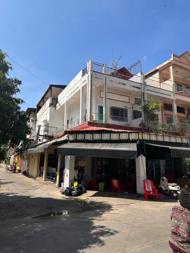 ផ្ទះល្វែងកែង២ល្វែង នៅបឹងកេងកង2