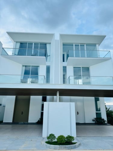 វីឡាភ្លោះAeon3