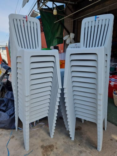 កៅអីជ័រស្វិត