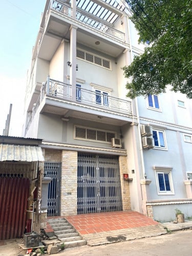 ជួលទាំងអស់ មានបន្ទប់គេង៦