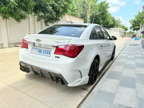 Chevrolet Cruze ឆ្នាំ2013ឡានជិះផ្ទាល់ខ្លួនកាលទិញថ្មីខ្លាញ់គោពីក្រុមហ៊ុនChevrolet