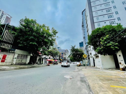 Commercial Ground Floor Shop-Showroom-Coffee Along Mian Road, 3,500$, Good For All Business