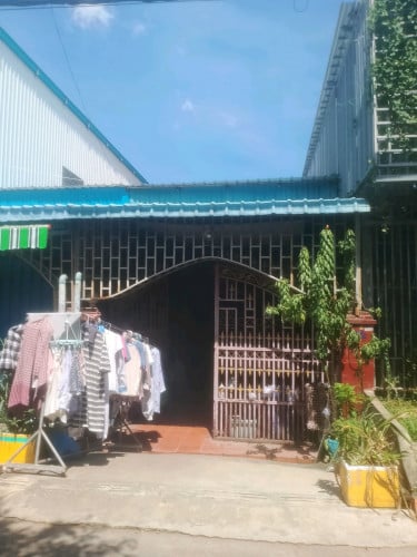 ផ្ទះលក់ជាន់ផ្ទាល់ដី (ម្តុំសំណង់១២)