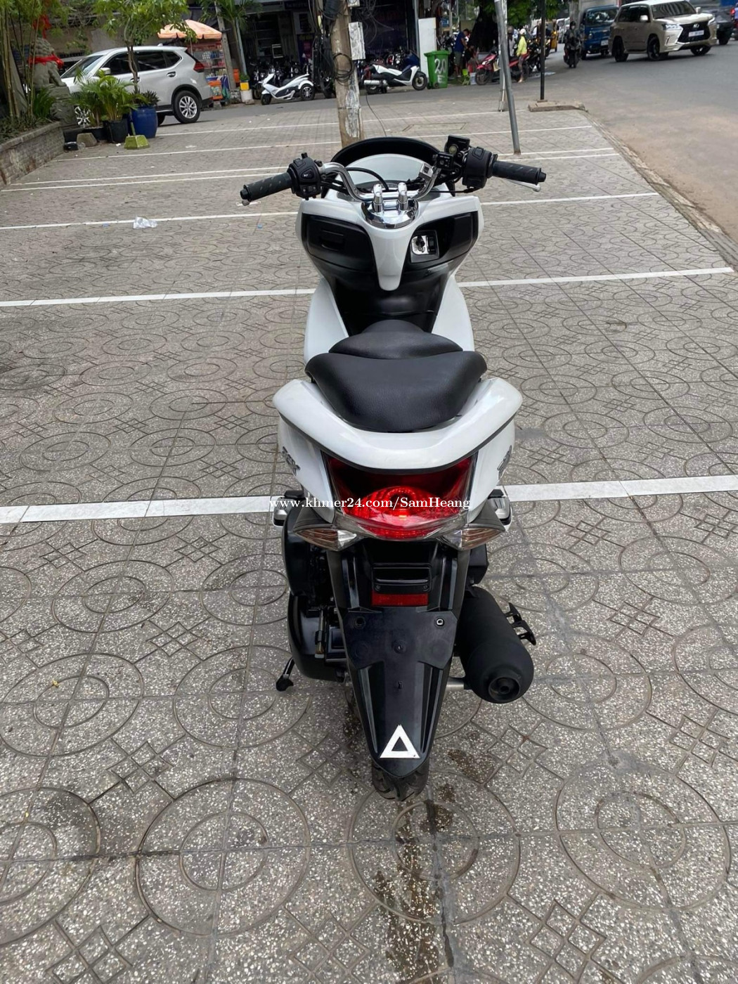 Honda pcx Japan Price 1250.00 in Boeng Prolit, Cambodia Sokheng shop