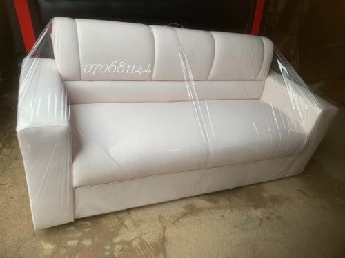 សាឡុងជ្រុងពណ័សាច់