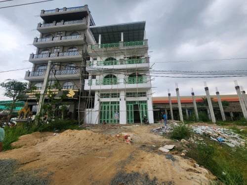 ផ្ទះអាជីវកម្ម2ល្វែងជួល ស្ថិតនៅលើផ្លូវធំ30ម៉ែត្