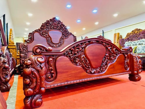 មកហើយសាច់តាន់តាន់ គ្រែបារាំងយក្ស សាច់ស្អាតឈើចាស់ខ្លាំងឆ្លាក់ក្បាច់រស់រវើកដាប់ជាប់សាច់ឈើ ជើង25ជុំ