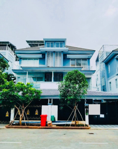 វីឡាភ្លោះ A សម្រាប់ជួល | Villa Twin A for Rent