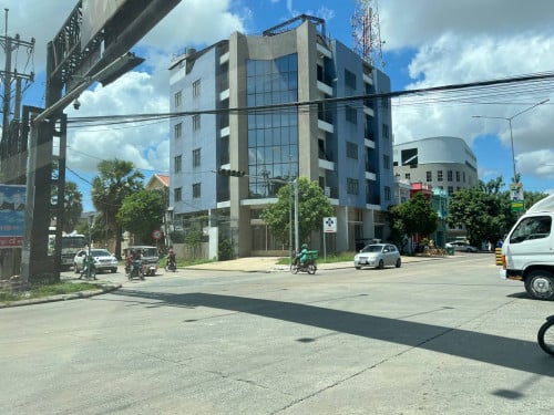 អគារសម្រាប់ជួលលើផ្លូវជាសុផារ៉ា/ Building for rent on St.Chea Sophara