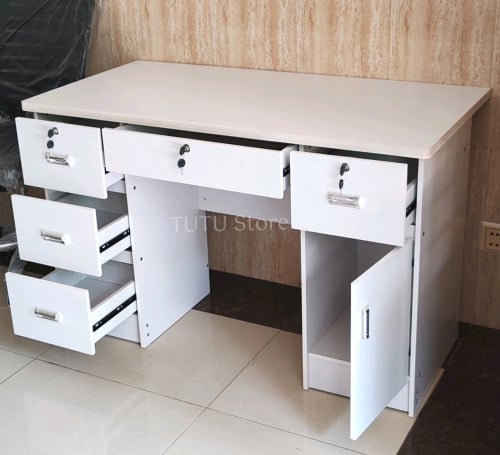 តុធ្វេីការ