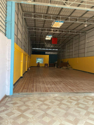 ឃ្លាំង លក់