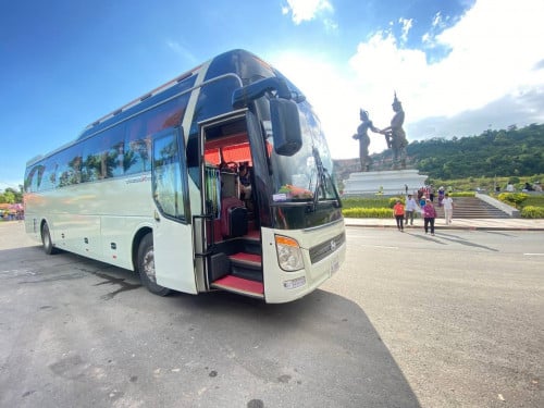 រថយន្តក្រុងសម្រាប់ជួល bus for rent