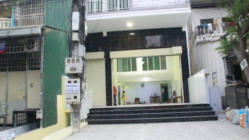 ផ្ទះជាន់ផ្ទាល់ដីសម្រាប់ជួល Ground Floor house for rent