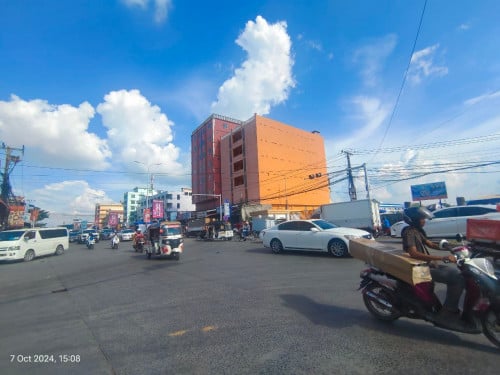 អគារពាណិជ្ជកម្មសម្រាប់ជួលលើផ្លូវធំ - Commercial Building For Rent​ On Main Road