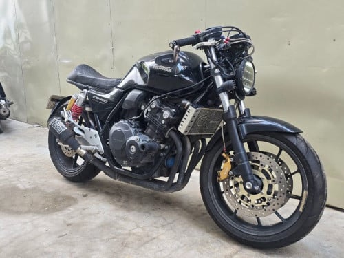 Honda CB 400 Revo