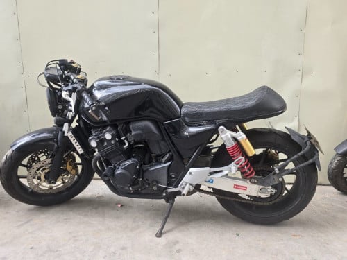 Honda CB 400 Revo