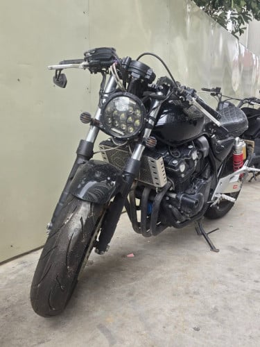 Honda CB 400 Revo