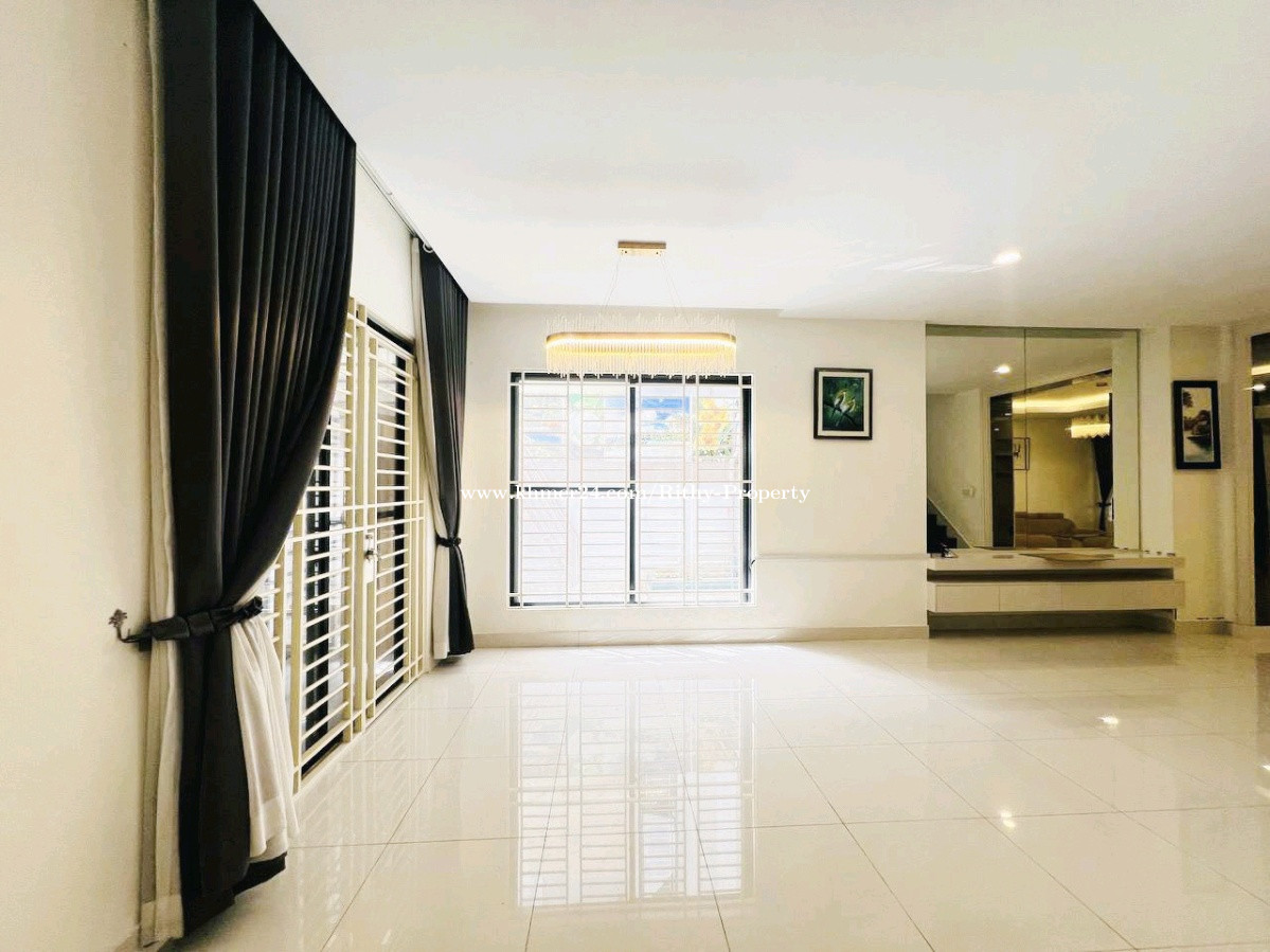 វីឡាភ្លោះ B សម្រាប់លក់ Villa Twin B for Sale Price 280000.00 in Veal