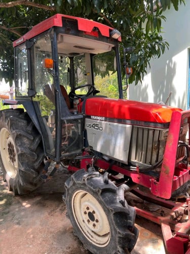 ត្រាក់ទ័រ លក់