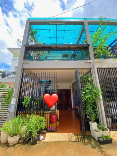 ផ្ទះល្វែងលក់ជិតផ្សារក្រោមសង្កាត់ស្វាយដង្គំក្រុងសៀមរាប