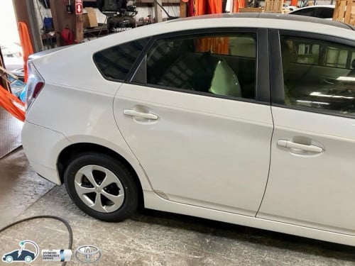 Toyota Prius 2013 សូឡារក្នុងលឿង ថ្នាំហ្សីន 98%