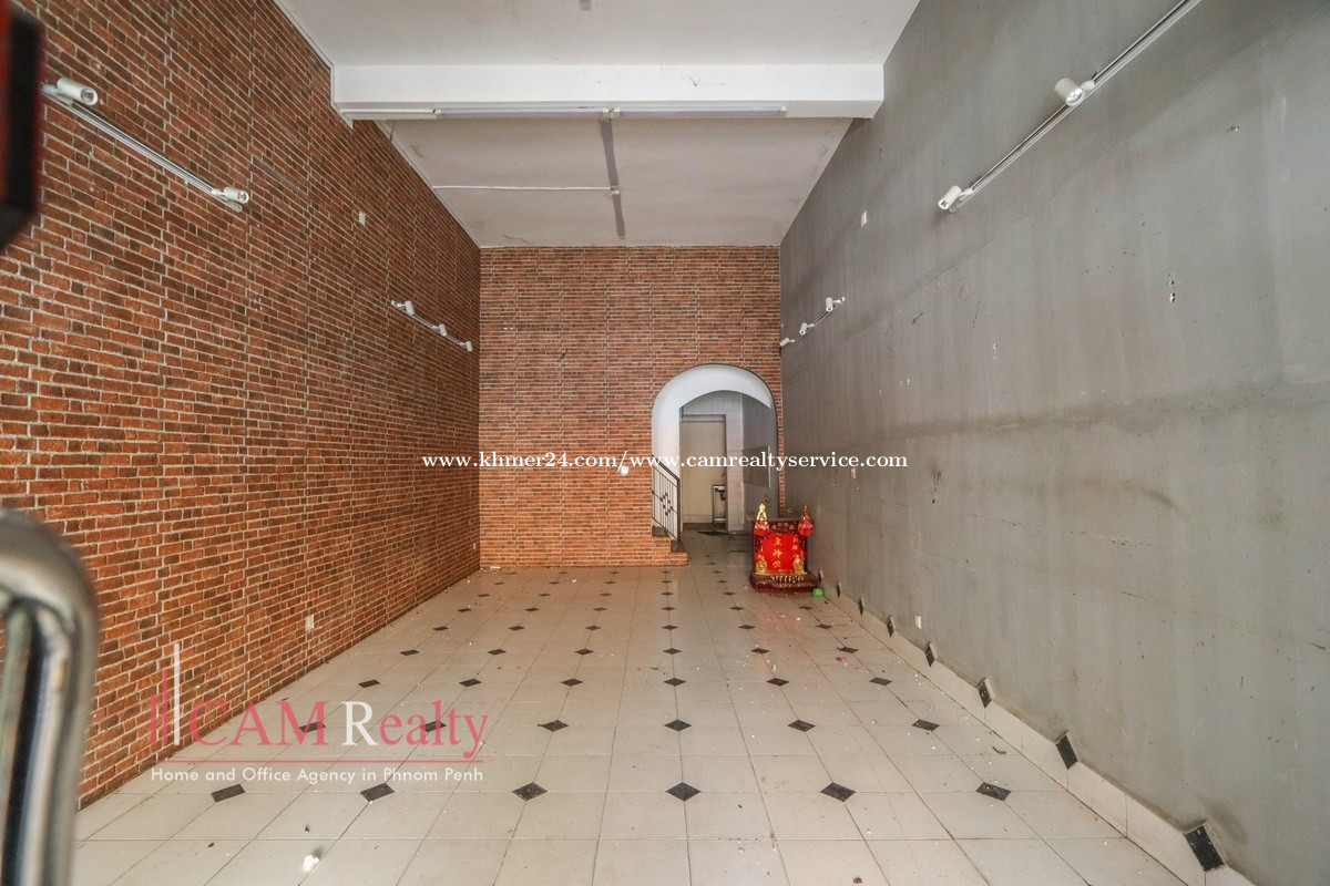 Shophouse For Rent in Tuol Tumpung (Russian Market) Price 1800.00 in Tuol Tumpung Muoy, Chamkar