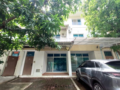 4 bedrooms Villa for rent near Toul Kork