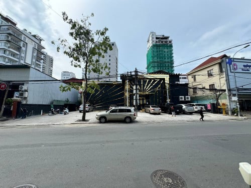 ដីនិងផ្ទះសម្រាប់អាជីវកម្មជួលលើផ្លូវ 294 - Land and House For Rent​ On Street 294