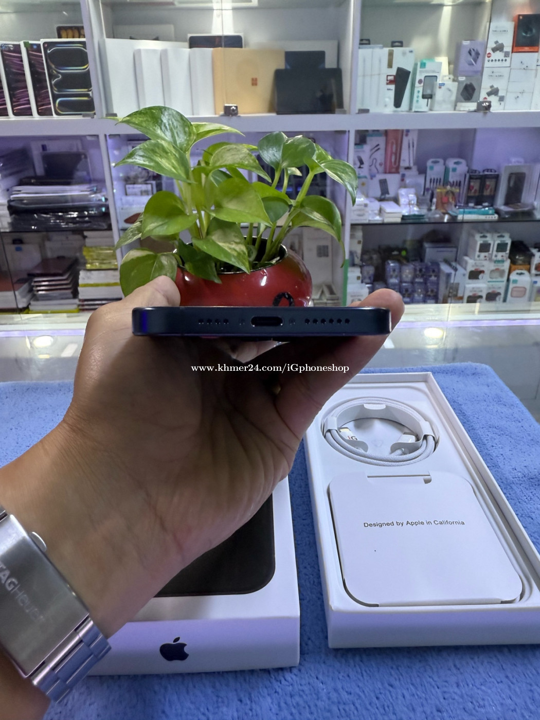 iPhone 15 pro max 1TB ZA Price 1295.00 in Tuol Tumpung Muoy, Cambodia