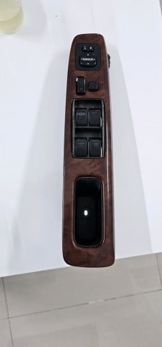 ប៊ូតុងបញ្ជាសម្រាប់បាឡែន LE