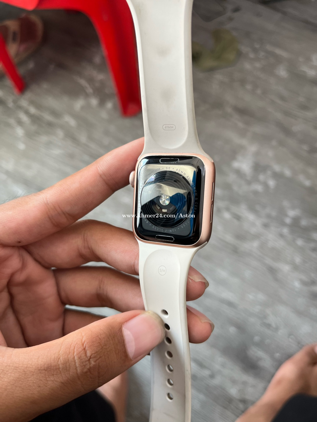 iwatch SE 40mm Rose gold 115.00 Aston Watches Khmer24