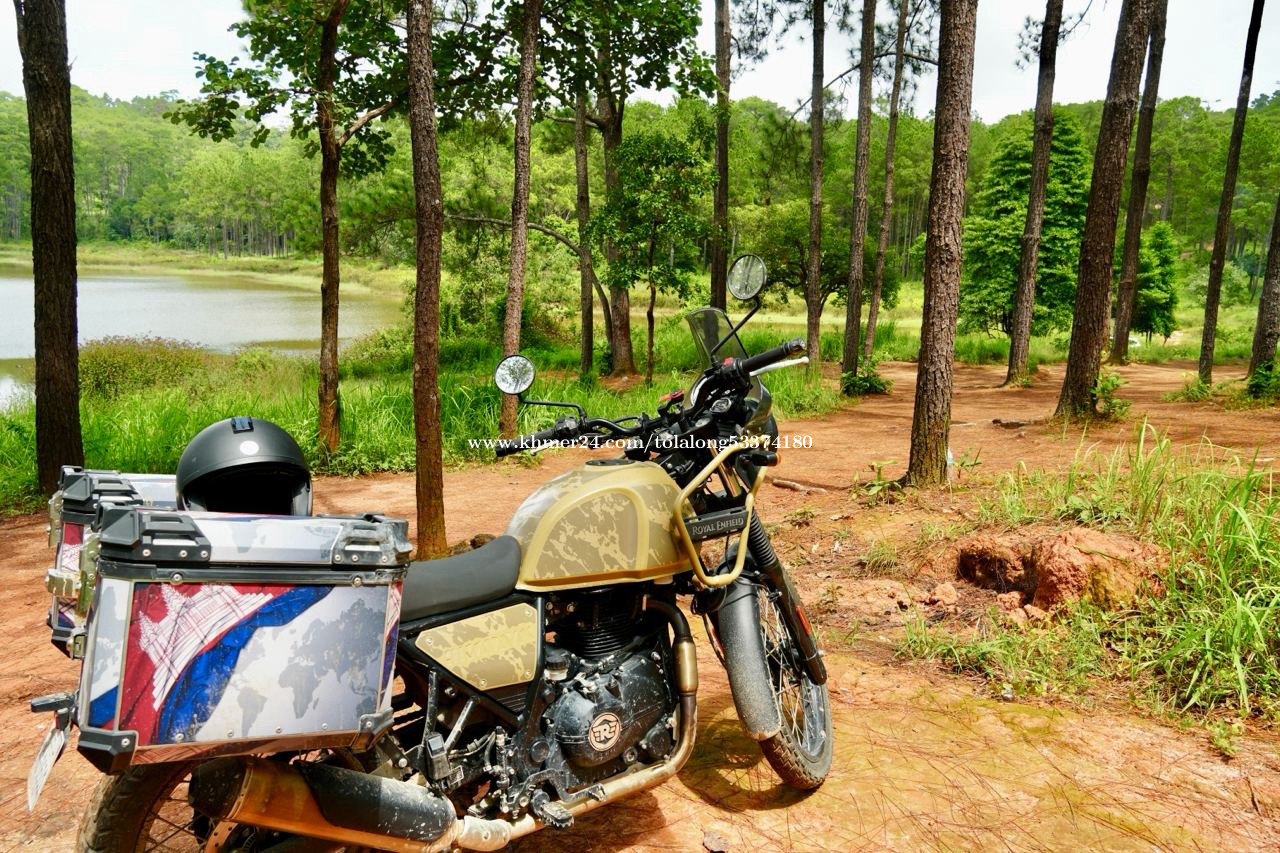 Royal Enfield Himalayan . គីឡូ តិច 4000km Price 3900.00 in Snao, Cambodia Tola Long