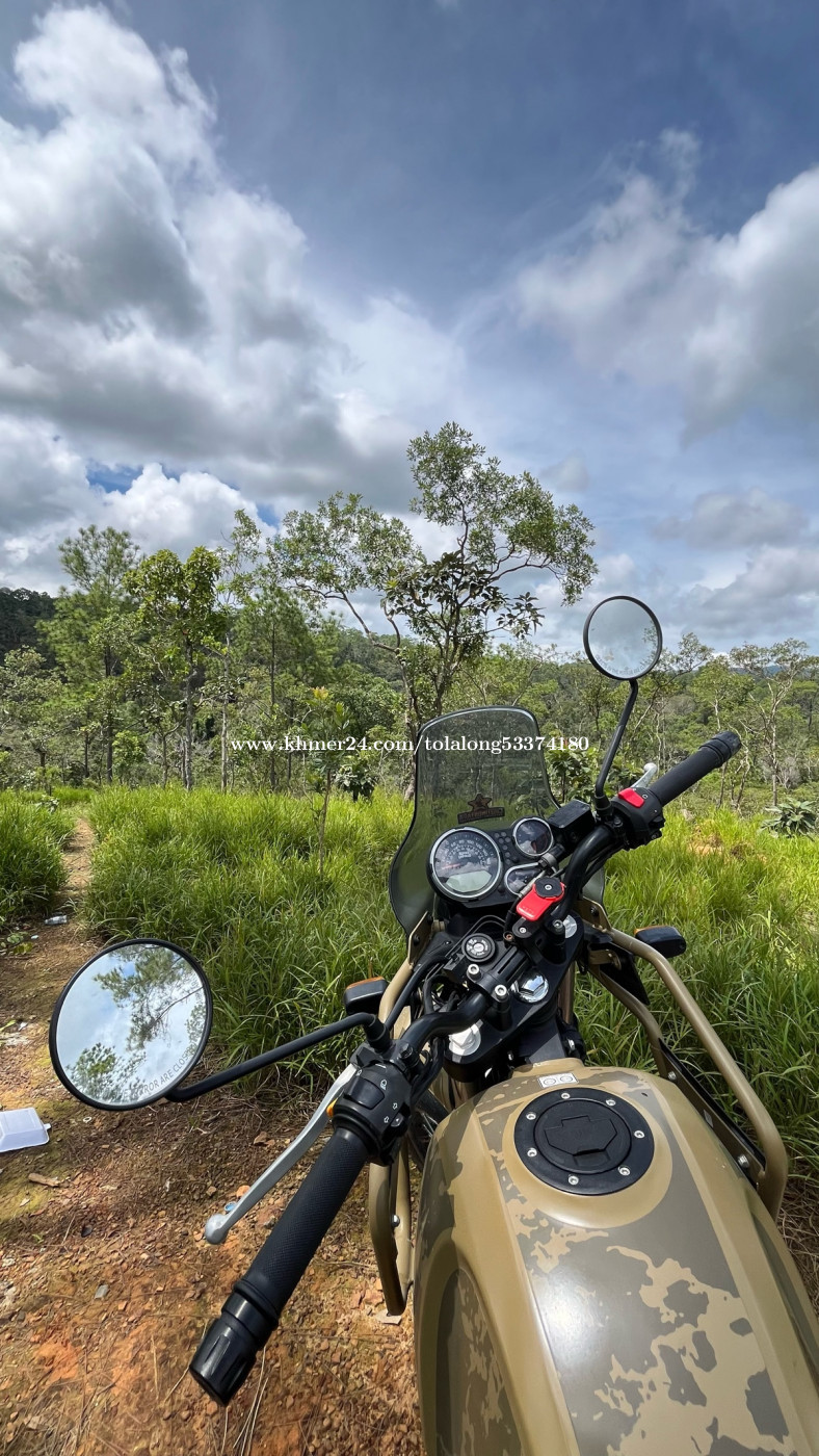 Royal Enfield Himalayan . គីឡូ តិច 4000km Price 3900.00 in Snao, Cambodia Tola Long