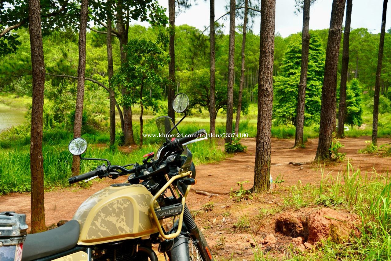 Royal Enfield Himalayan . គីឡូ តិច 4000km Price 3900.00 in Snao, Cambodia Tola Long