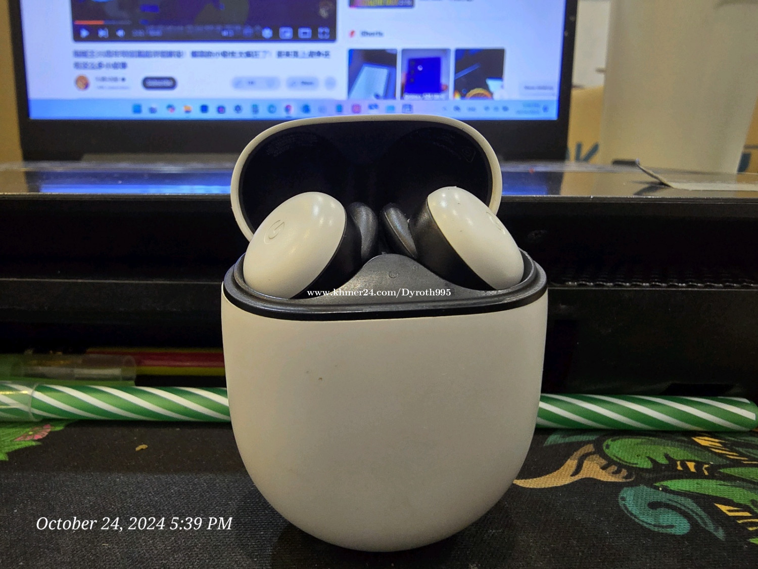 Sell pixel buds 2nd good 96 Price 65.00 in Tuol Tumpung Pir, Cambodia