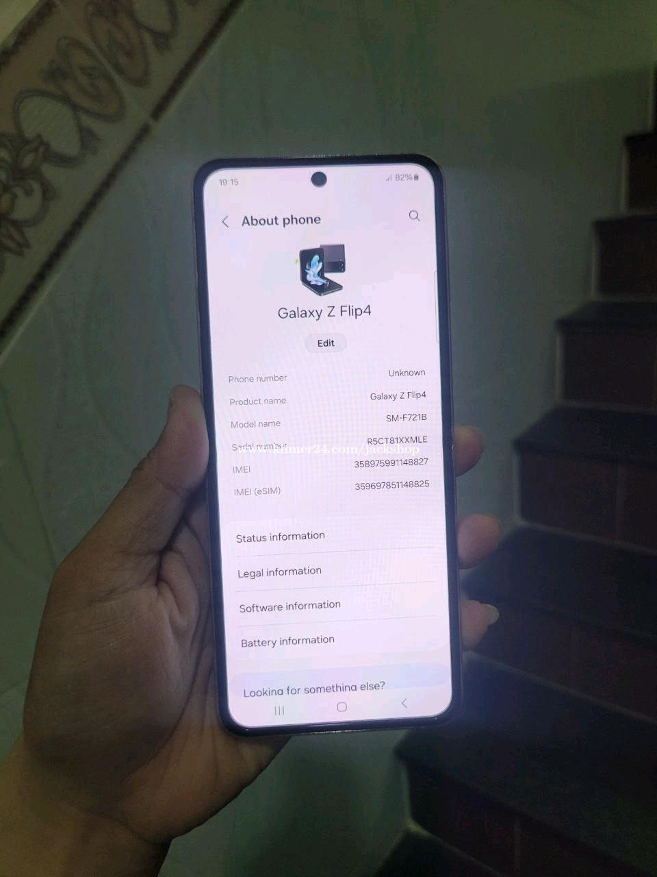 Sell Z Flip4 5g ram8g rom256g Sim1+Esim Company 98.9 Price 260.00 in