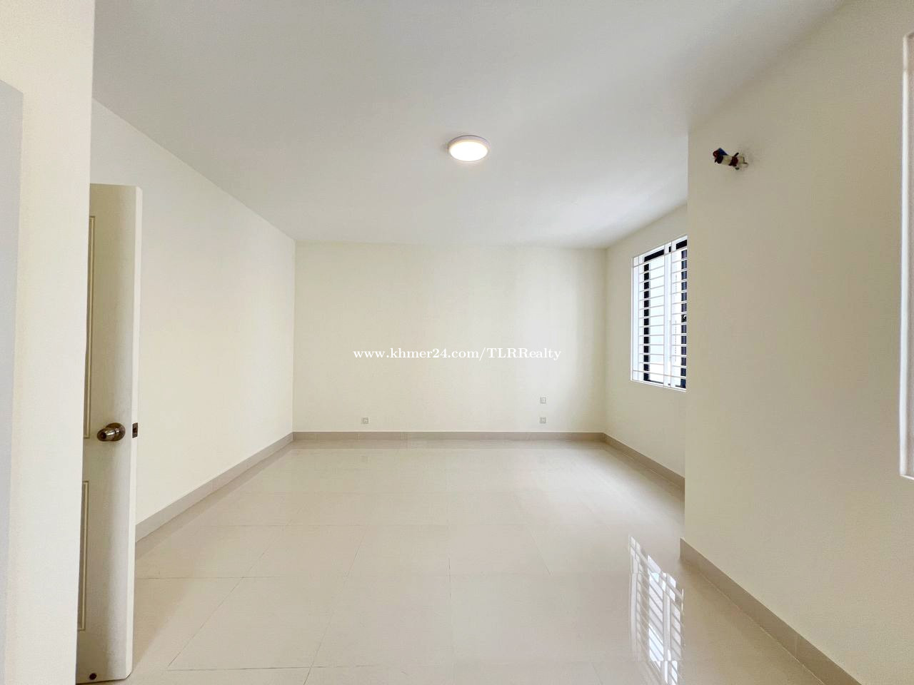 វីឡាភ្លោះ A សម្រាប់លក់ Villa Twin A for Sale Price 265000.00 in Veal