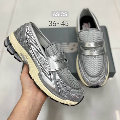 New Balance for men and women sneakers